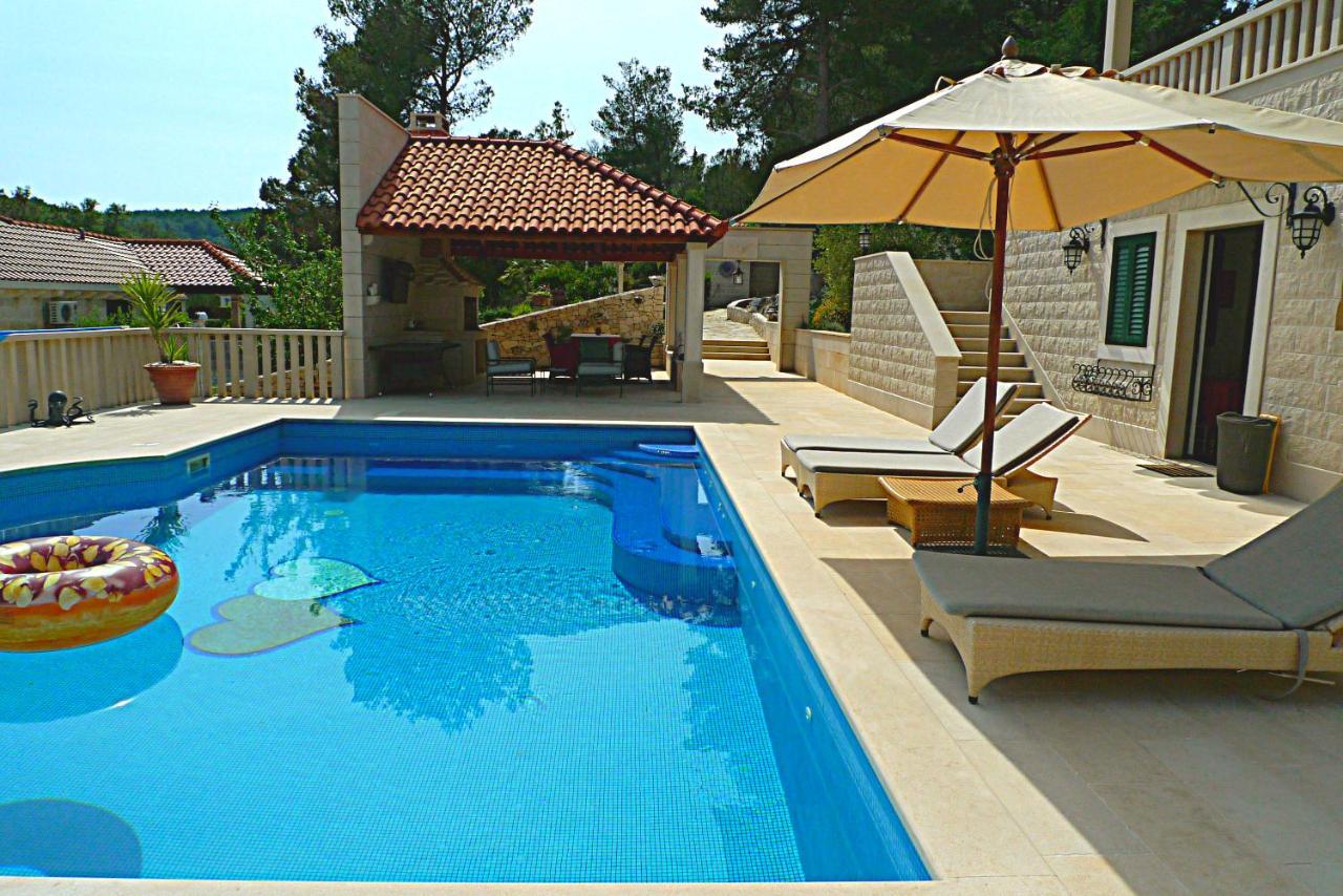Ursa Minor Vila Sumartin Exterior foto